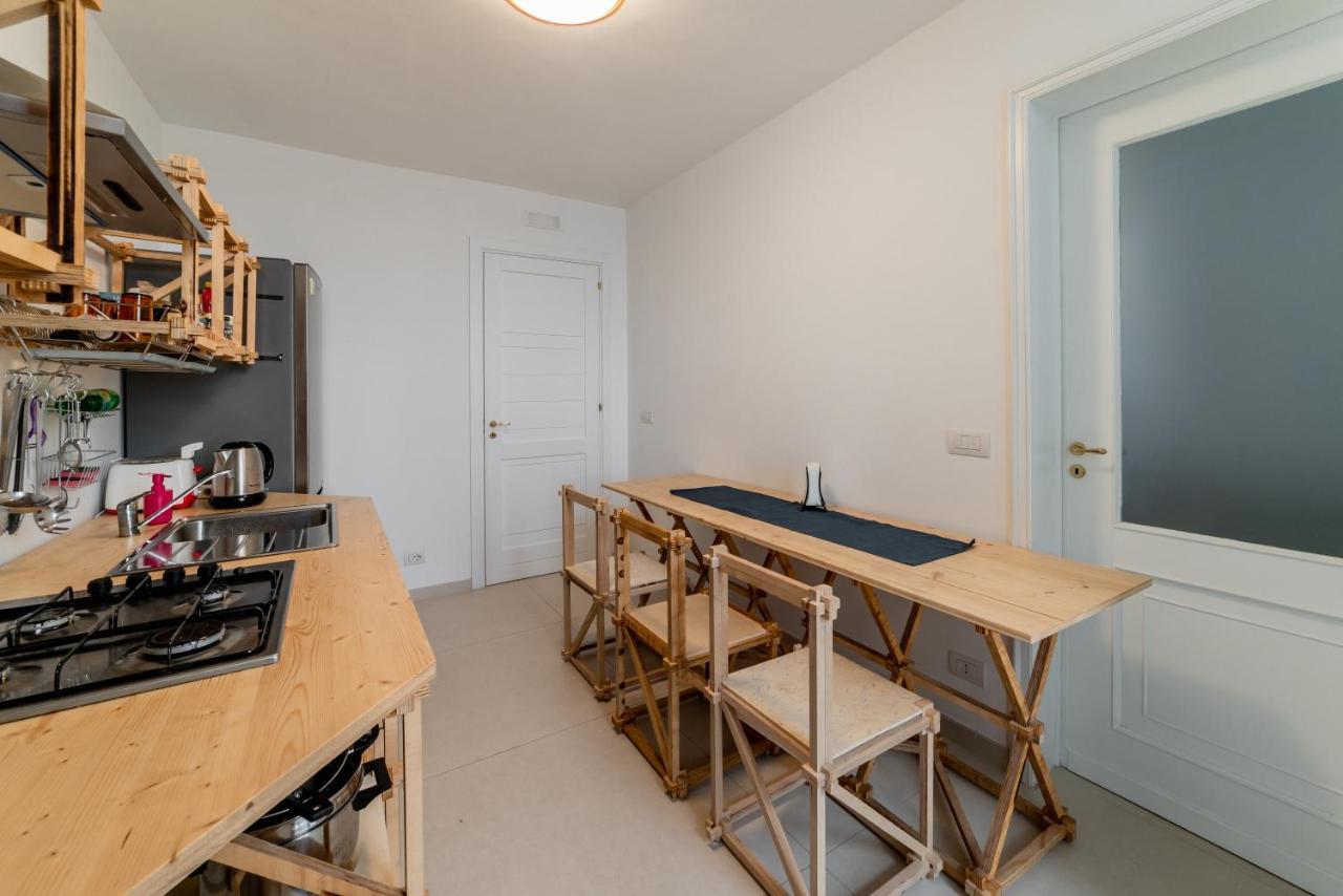 Macchia Mediterranea Guest House Bari Bagian luar foto