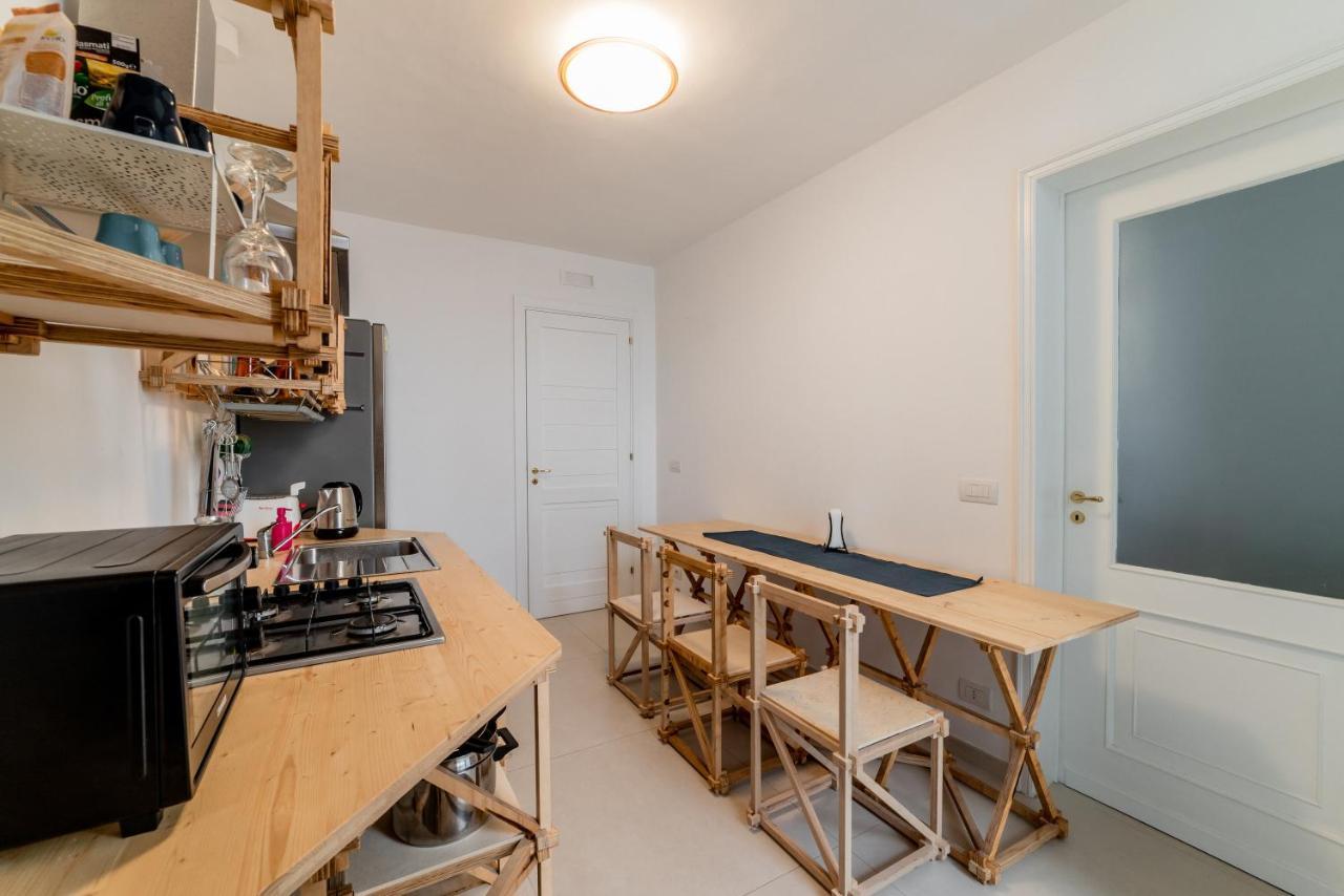 Macchia Mediterranea Guest House Bari Bagian luar foto